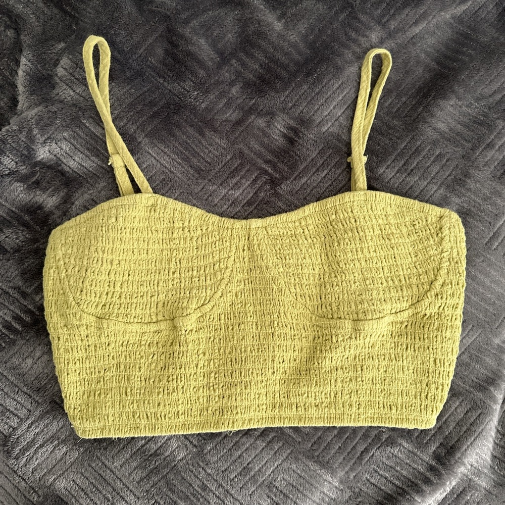 Green cropped tank top with adjustable straps size small